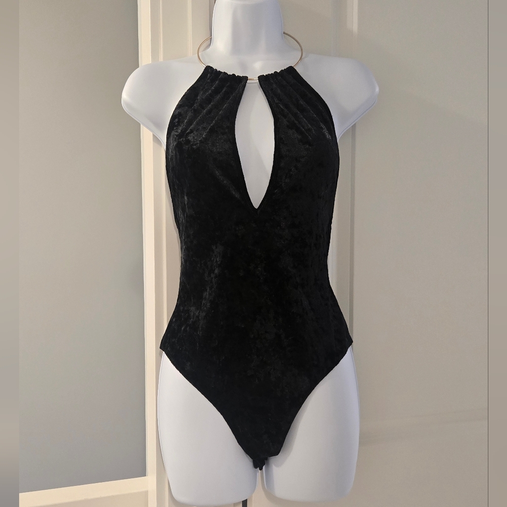 Forever 21 Black Velvet Gold Toned Choker Halter Bodysuit. Size S.